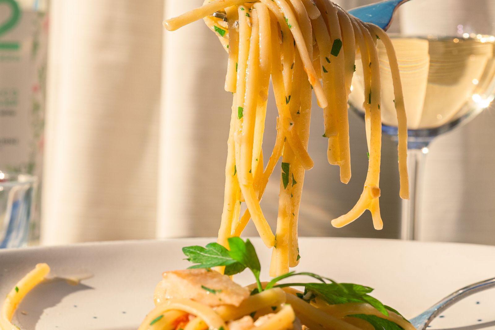 Frisch gemachte Pasta auf einem Teller